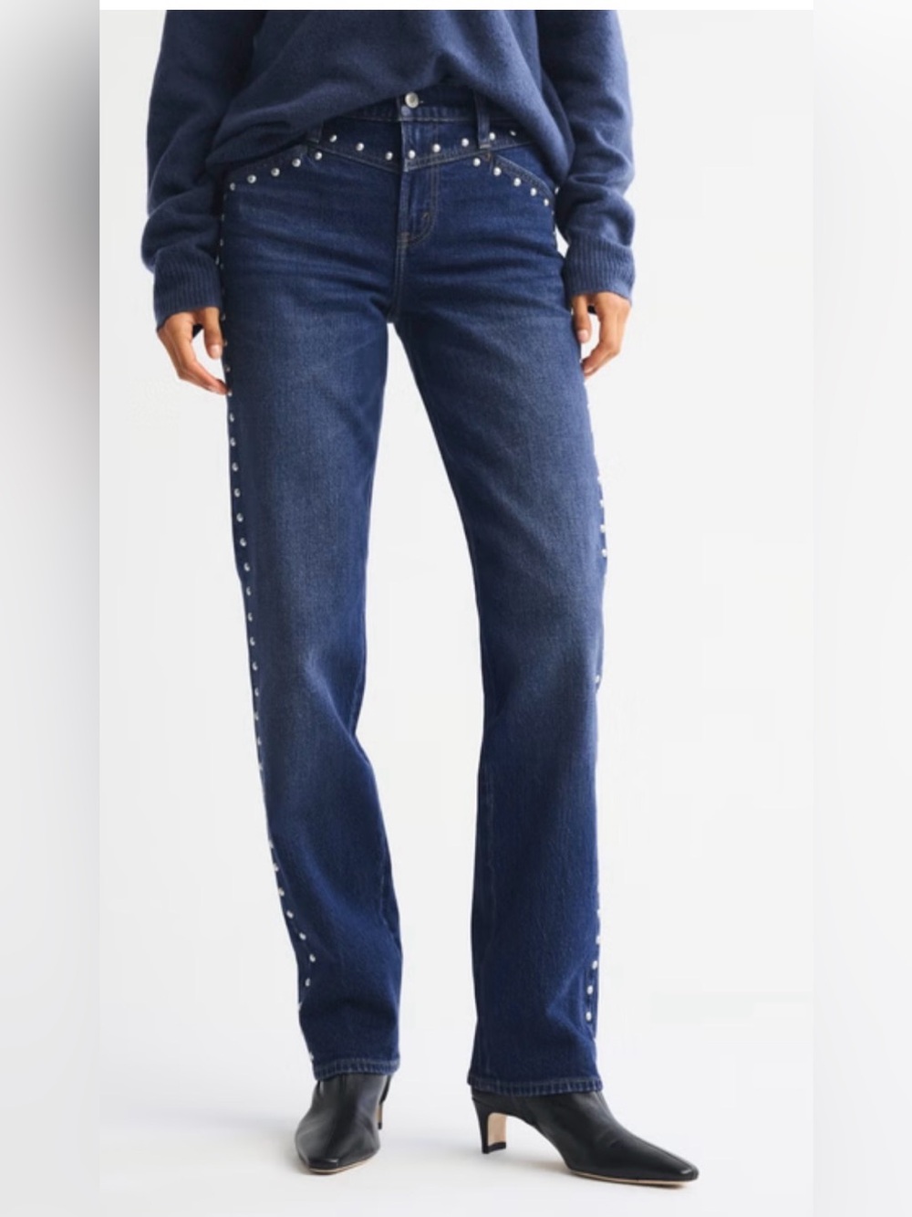 Abercrombie & Fitch Mid Rise 90s Straight Studded Jean - 24R